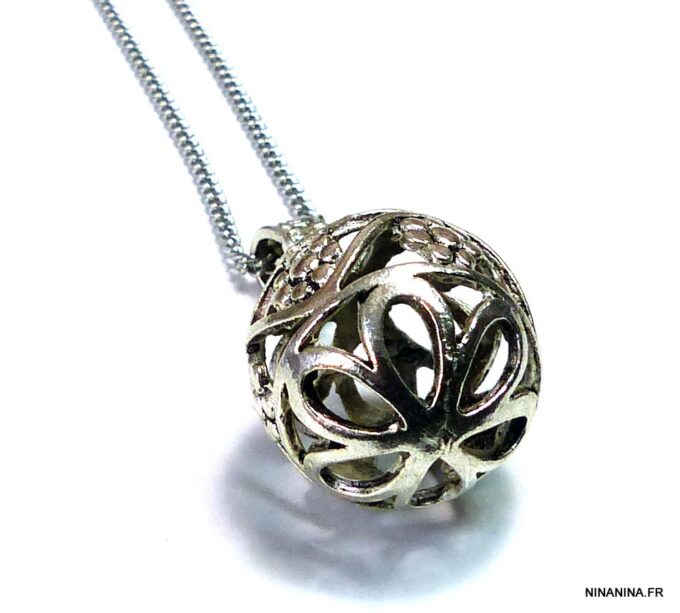 N1561tera_collier_long_boule_acier_inoxydable