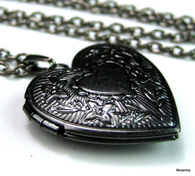 N1565tera_collier_coeur_porte-photo_noir_2-1