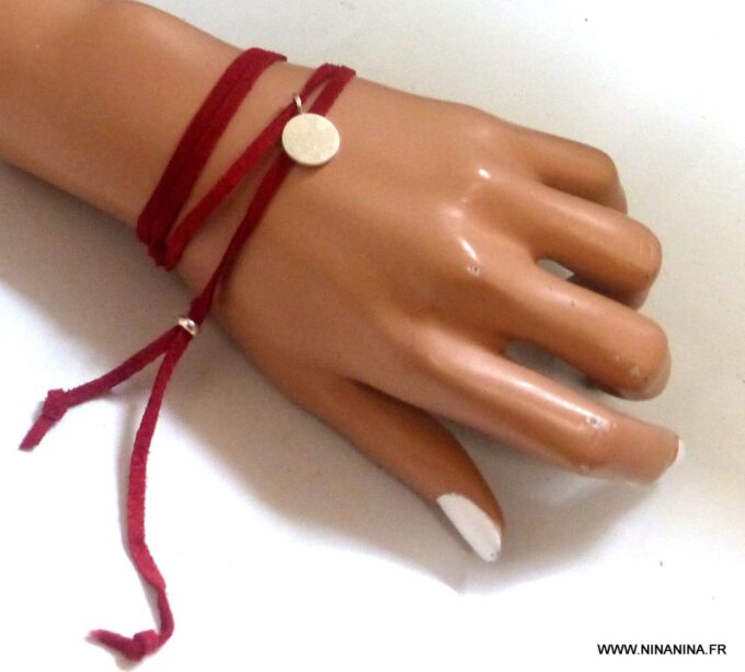 N1578b_Bracelet_femme_wrap_cordon_daim_rouge_medaille_argent_925_massif_NINANINA