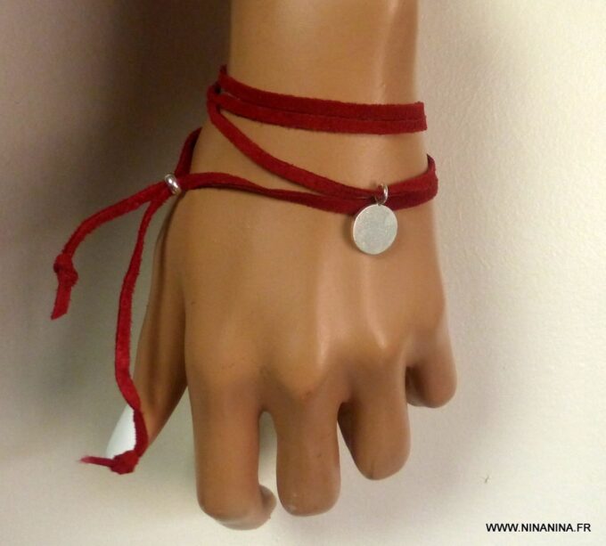 N1578d_Bracelet_femme_wrap_cordon_daim_rouge_medaille_argent_925_massif_NINANINA