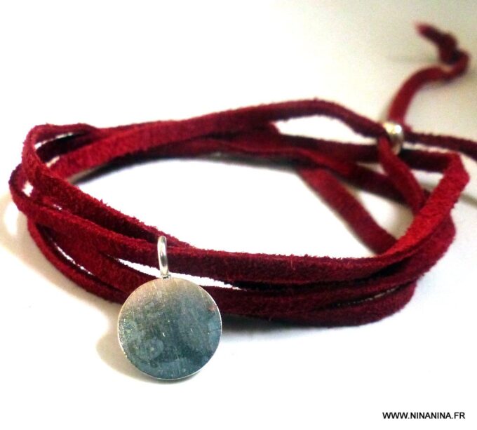 N1578e_Bracelet_femme_wrap_cordon_daim_rouge_medaille_argent_925_massif_NINANINA