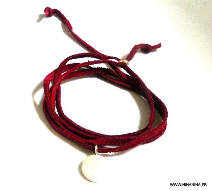 N1578o_Bracelet_femme_wrap_cordon_daim_rouge_medaille_argent_925_massif_NINANINA