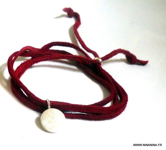 N1578p_Bracelet_femme_wrap_cordon_daim_rouge_medaille_argent_925_massif_NINANINA