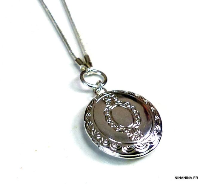 N1642terd_collier_long_porte-photo_ovale_plaque_argent-1
