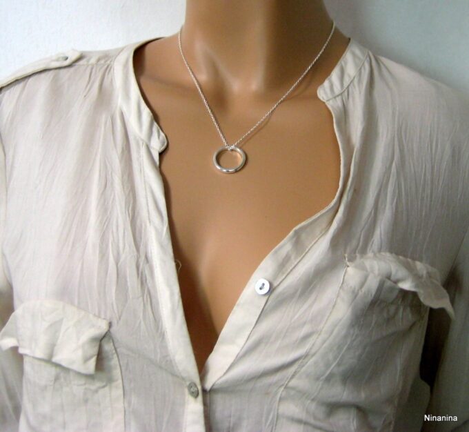 N1650tere_collier_anneau_plaque_argent