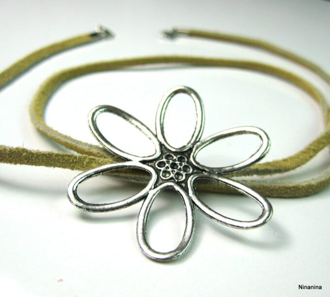 N1825terf_collier_cordon_daim_et_fleur_argent
