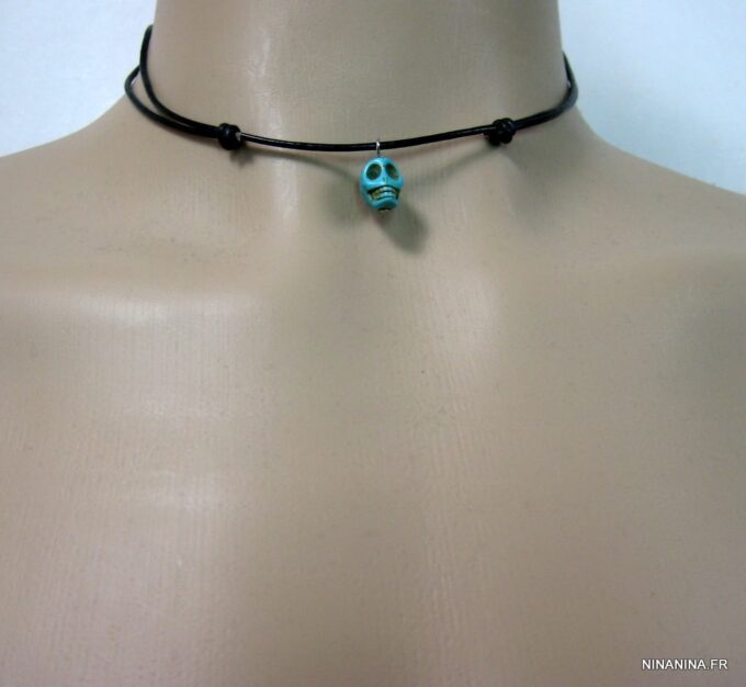 N1837tere_collier_cordon_cuir_tete_de_mort_turquoise
