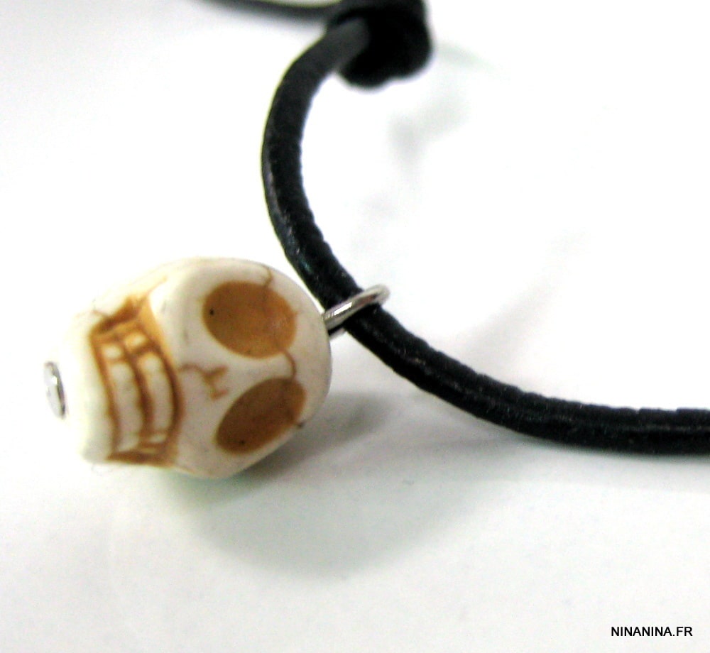 Collier tete de mort bleue turquoise cordon cuir réglable – Image 6