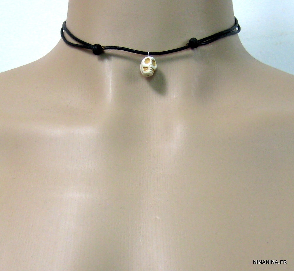 Collier tete de mort bleue turquoise cordon cuir réglable – Image 7