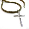 N2033TERg_collier_homme_daim_croix_plaque_argent
