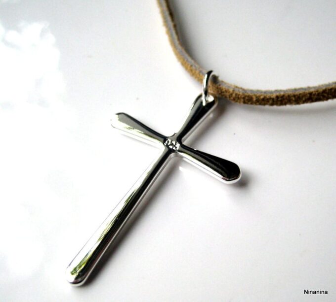 N2033tera_collier_homme_daim_et_croix_plaque_argent