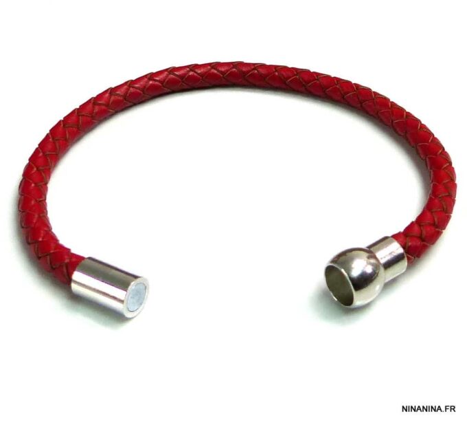 N2048terc_Bracelet_cuir_tresse_rouge_fermoir_boule_acier