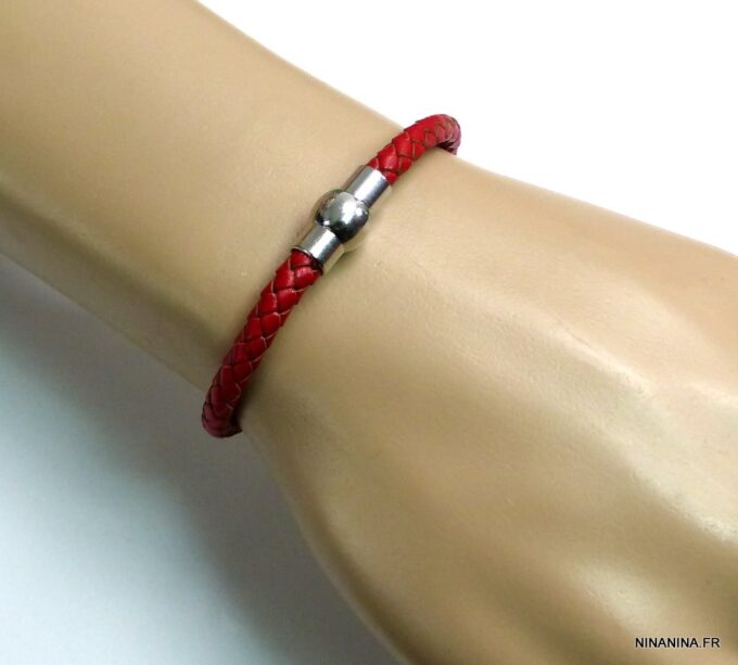 N2048teri_Bracelet_cuir_tresse_rouge_fermoir_boule_acier