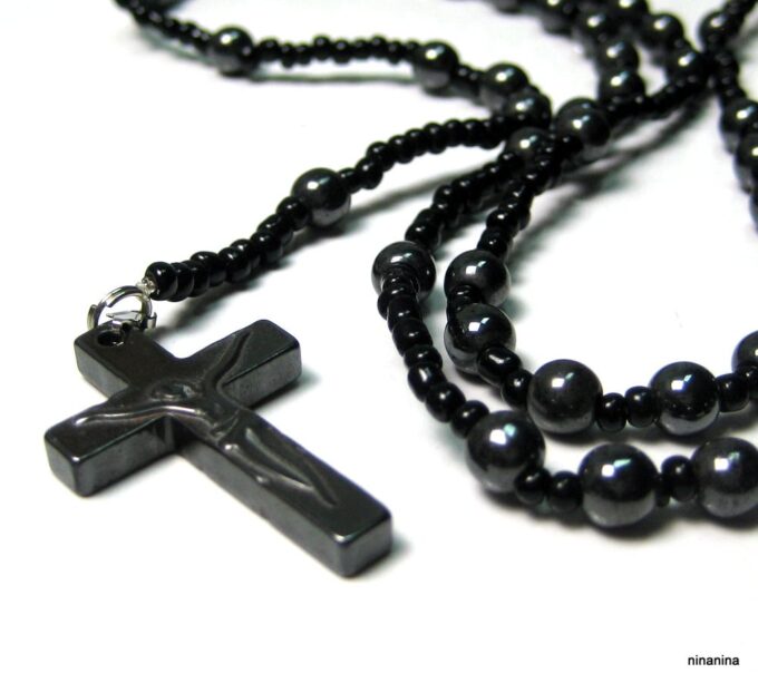 N2053TERb_chapelet_perles_noires