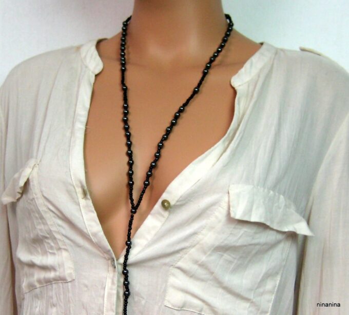 N2053TERj_chapelet_perles_noires