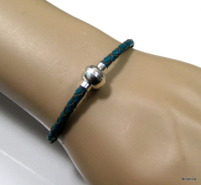 N2057terd_bracelet_cuir_tresse_et_fermoir_boule_aimante
