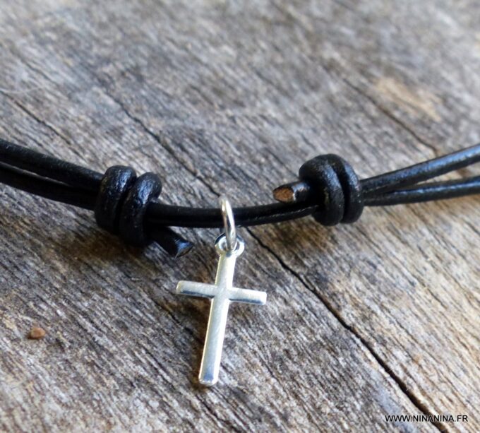 N2089b_Collier_homme_cordon_cuir_croix_argent_925_massif_NINANINA