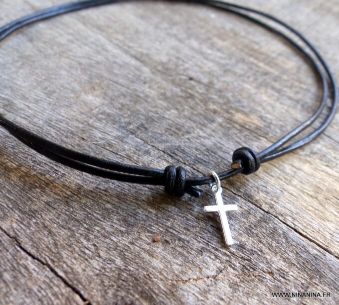 N2089i_Collier_homme_cordon_cuir_croix_argent_925_massif_NINANINA