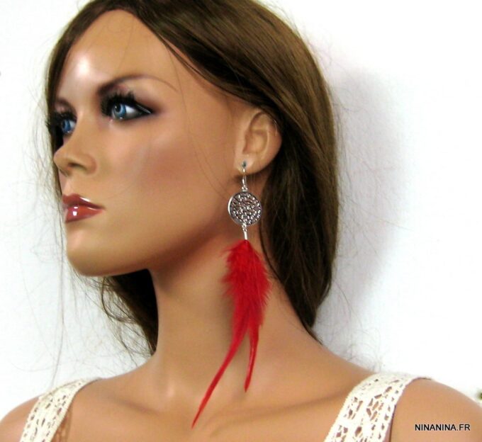 N2174teri_boucles_doreilles_plaque_argent_plumes_rouges-1