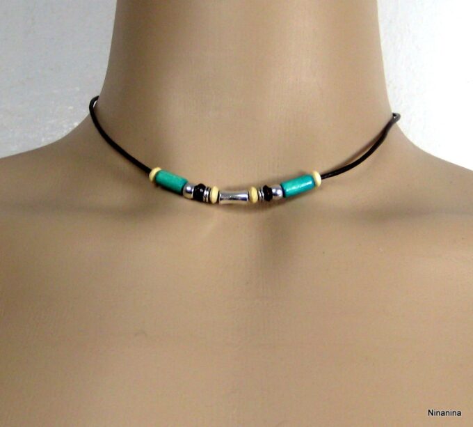 N2175terg_collier_cordon_cuir_et_perles_bois