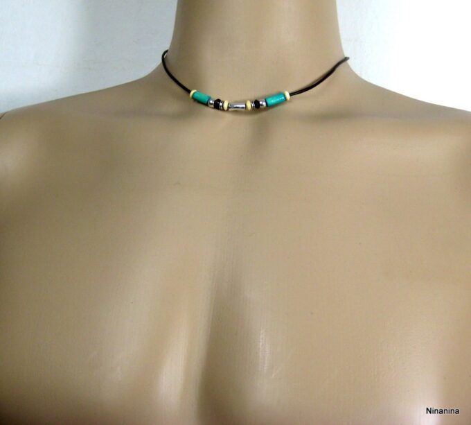 N2175terh_collier_cordon_cuir_et_perles_bois