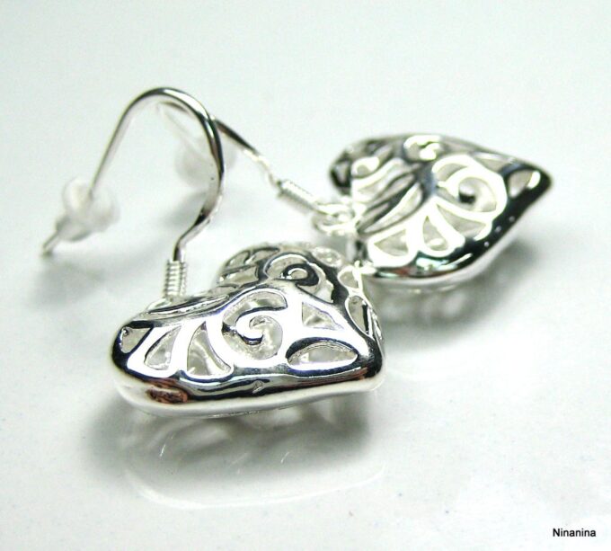 N2206terd_boucles_d_oreilles_coeur_plaque_argent