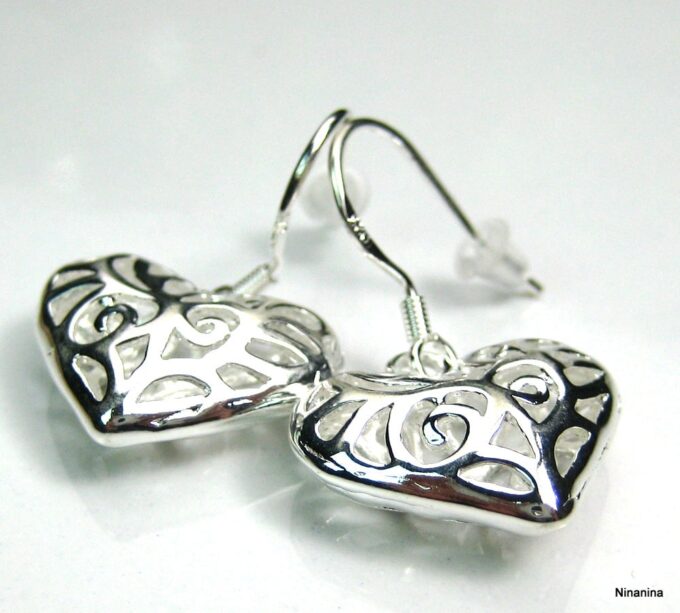 N2206tere_boucles_d_oreilles_coeur_plaque_argent