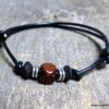 N2223F_Bracelet_homme_cordon_cuir_et_perles_en_bois_NINANINA