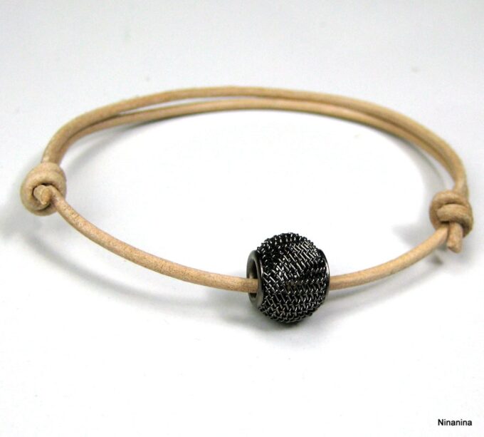 N2266ter_bracelet_cordon_cuir_et_perle_noire
