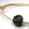 N2266tera_bracelet_cordon_cuir_et_perle_noire