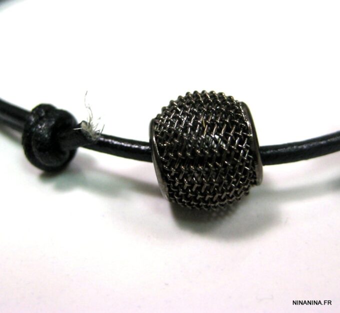 N2266tera_bracelet_cordon_cuir_perle_noire