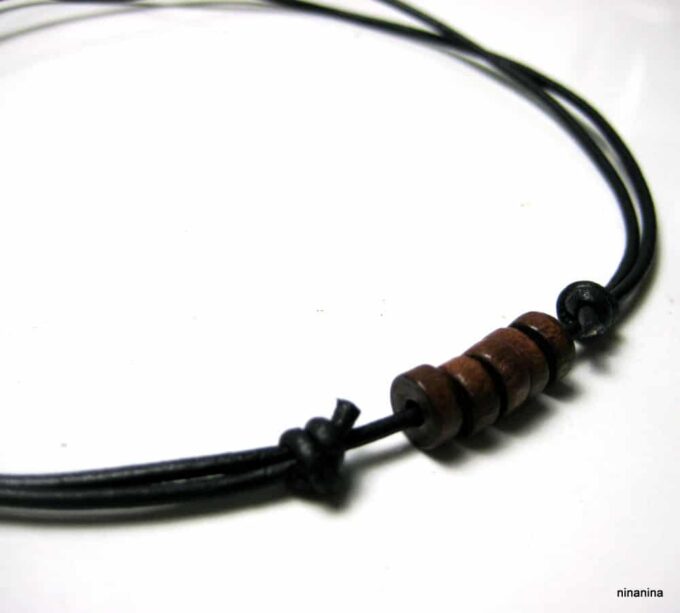N2280terb_collier_cordon_cuir_et_rondelles_bois