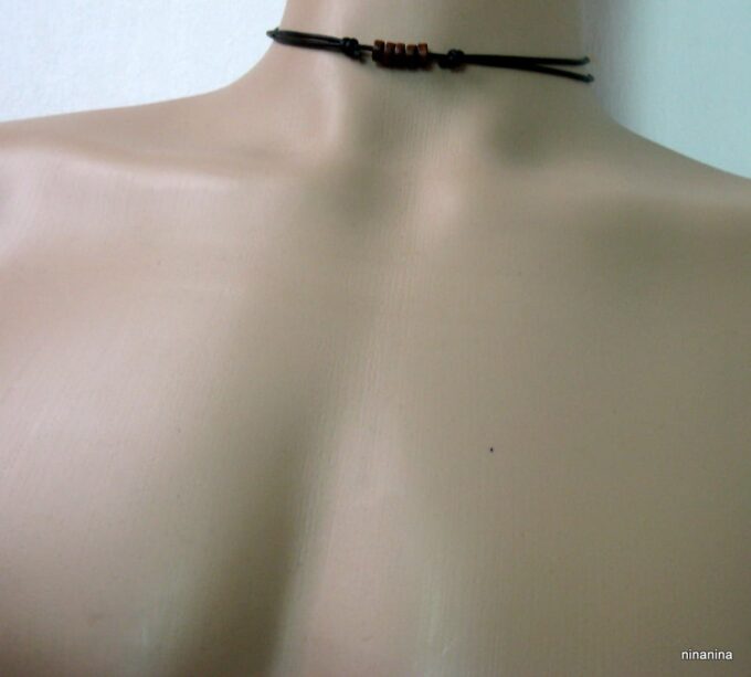 N2280terf_collier_cordon_cuir_et_rondelles_bois