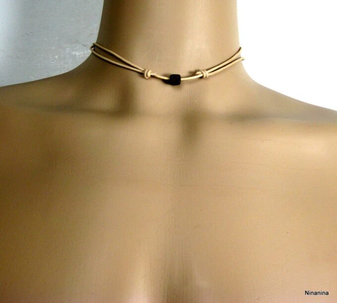 N2308terd_colier_cordon_cuir_et_perle_bois