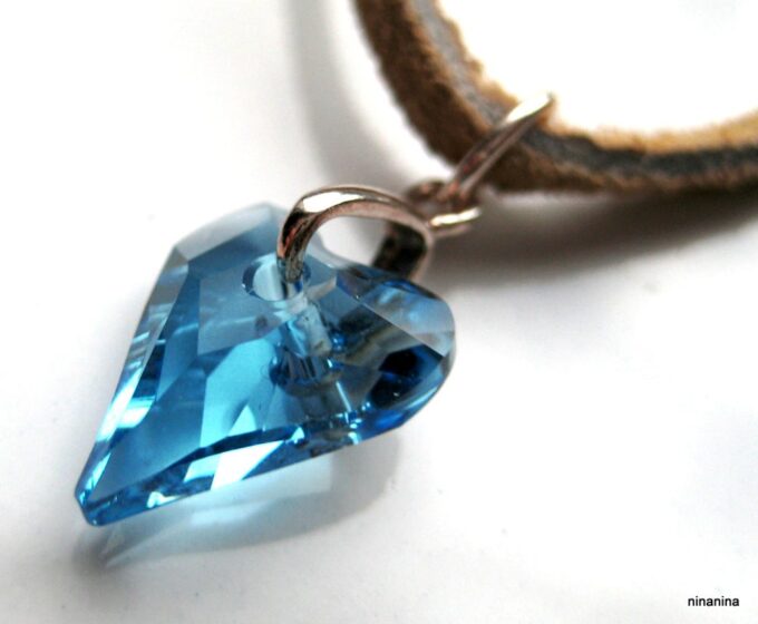 N2313c_collier_coeur_swarovski_et_daim