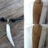 N2379_Collier_homme_cordon_cuir_dent_de_tigre_nacre_-_Bijoux_Colliers_en_ligne_Ninanina