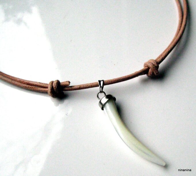 N2379_collier_cuir_homme_dent_de_tigre