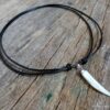 N2379h_Collier_homme_cordon_cuir_dent_de_tigre_nacre_-_Bijoux_Colliers_en_ligne_Ninanina