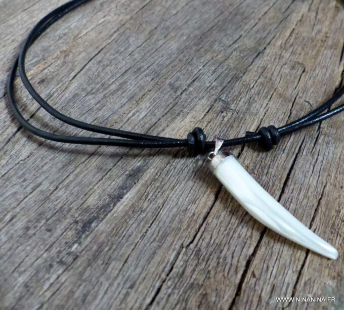 N2379k_Collier_homme_cordon_cuir_dent_de_tigre_nacre_-_Bijoux_Colliers_en_ligne_Ninanina