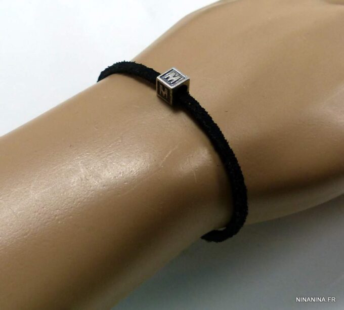 bracelet cordon avec lettre