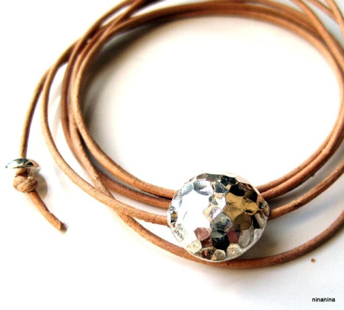 N2391d_bracelet_cordon_cuir_et_perle_argent_massif_martele