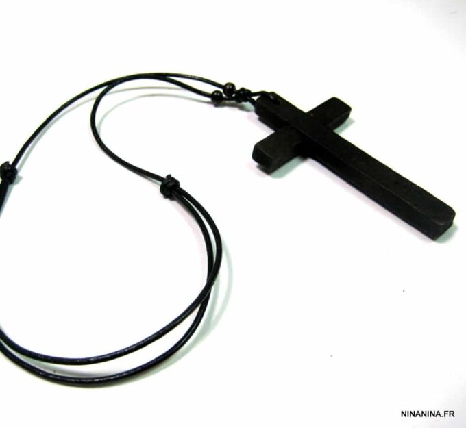 N2431bisa_collier_cordon_cuir_croix_bois