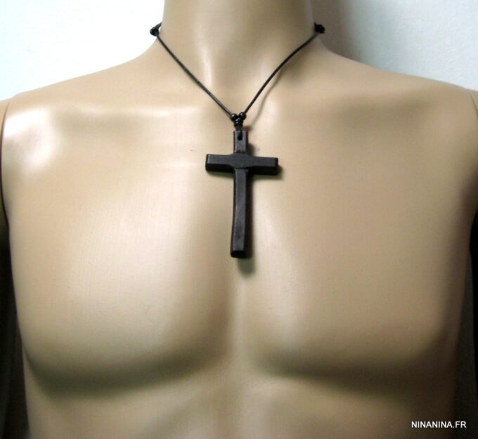N2431bisc_collier_cordon_cuir_croix_bois