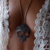 N2449e_Collier_femme_long_-_sautoir_tete_de_mort_metal_argent_-_Bijoux_Colliers_boheme_en_ligne_ninanina-1