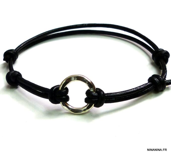 N2453tere_Bracelet_cordon_cuir_anneau_argent_massif_martele