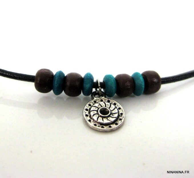 N2457tere_collier_cordon_cuir_argent_et_perles_bois