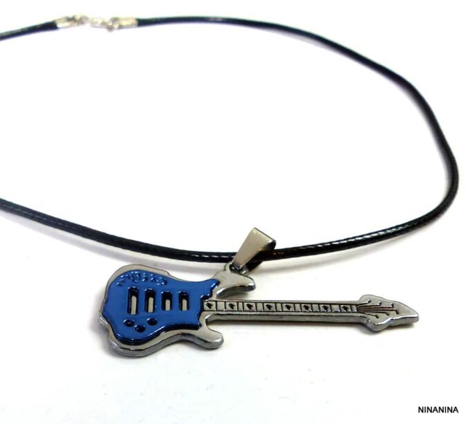 N2471tera_Collier_homme_cordon_guitare_bass_bleue