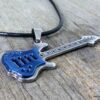 N2471terc_Collier_homme_cordon_guitare_bass_bleue