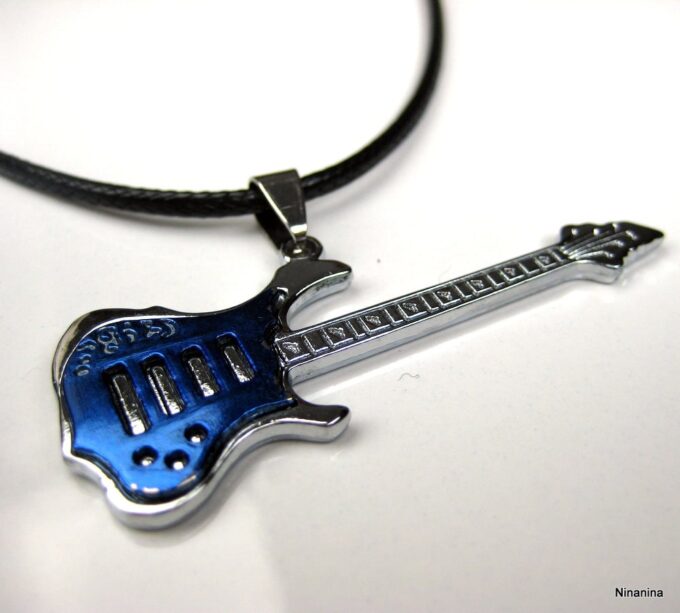 N2471terc_collier_cordon_guitare_bleue