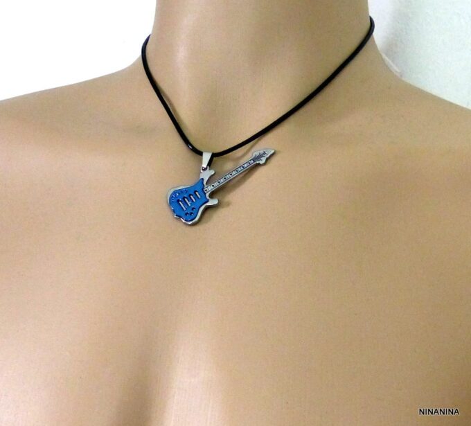 N2471terl_Collier_homme_cordon_guitare_bass_bleue